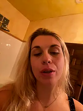 eskarlata255 online show from October 2025 11:57:01 PM