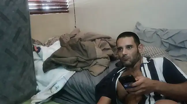 Snapshot of kevinbolena chatting on February 2025 08:51:02 PM kevinbolena online show from February 2025 08:51:02 PM