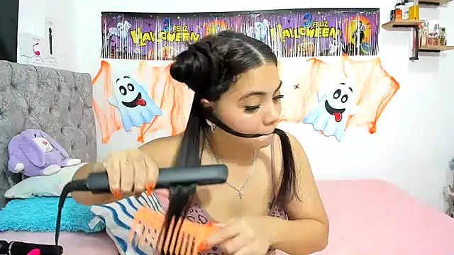 Snapshot of Alejandra_evanss chatting on October 2025 09:31:01 PM Alejandra evanss online show from October 2025 09:31:01 PM