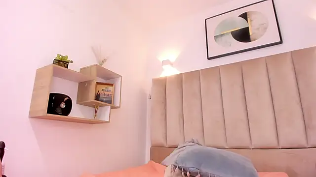 Anniie Queen online show from December 2024 06:10:02 AM