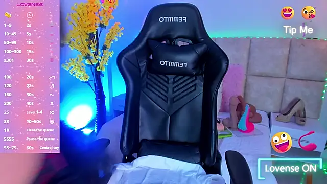 LiaaGenner online show from March 2025 05:36:02 PM