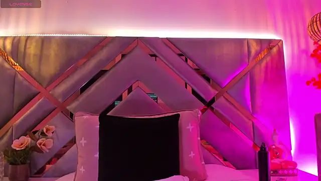 LiaaGenner online show from October 2025 02:30:01 AM