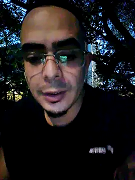 Snapshot of FeloBad chatting on May 2026 11:32:02 PM FeloBad online show from May 2026 11:32:02 PM