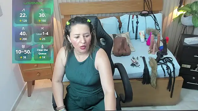 luciana ballesteros  online show from October 2025 12:36:01 PM