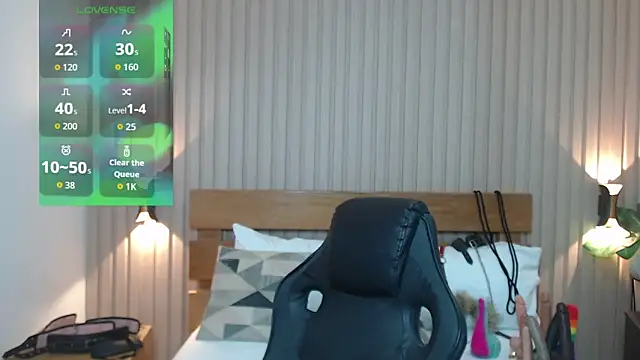 luciana ballesteros  online show from November 2025 12:30:01 PM