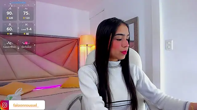 Snapshot of FaloonRoussel chatting on January 2025 06:31:01 PM FaloonRoussel online show from January 2025 06:31:01 PM