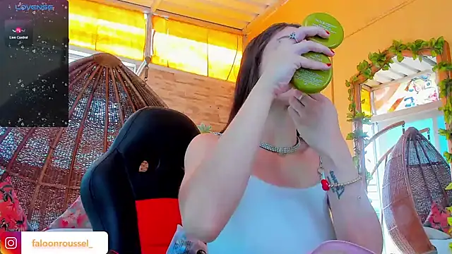 Snapshot of FaloonRoussel chatting on February 2025 06:24:01 PM FaloonRoussel online show from February 2025 06:24:01 PM