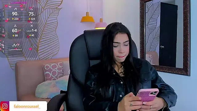 Snapshot of FaloonRoussel chatting on February 2025 06:15:02 PM FaloonRoussel online show from February 2025 06:15:02 PM