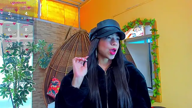 Snapshot of FaloonRoussel chatting on February 2025 11:58:01 AM FaloonRoussel online show from February 2025 11:58:01 AM