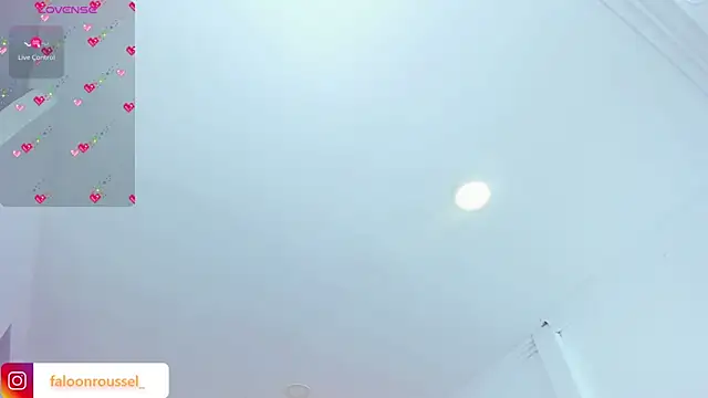 Snapshot of FaloonRoussel chatting on March 2025 06:16:01 PM FaloonRoussel online show from March 2025 06:16:01 PM