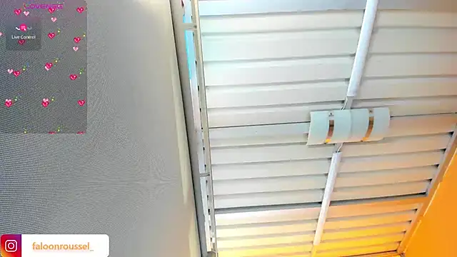 Snapshot of FaloonRoussel chatting on March 2025 06:01:02 PM FaloonRoussel online show from March 2025 06:01:02 PM