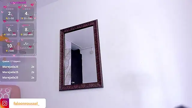 Snapshot of FaloonRoussel chatting on March 2025 03:33:02 AM FaloonRoussel online show from March 2025 03:33:02 AM