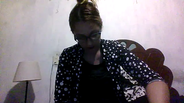 Snapshot of Samanthat33 chatting on November 2025 10:08:02 PM Samanthat33 online show from November 2025 10:08:02 PM