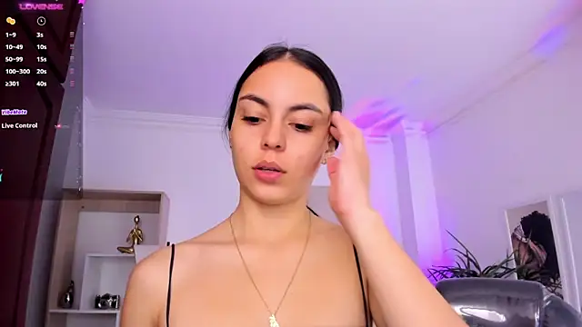 Snapshot of Aleejaa__ chatting on January 2025 11:28:01 AM Aleejaa online show from January 2025 11:28:01 AM