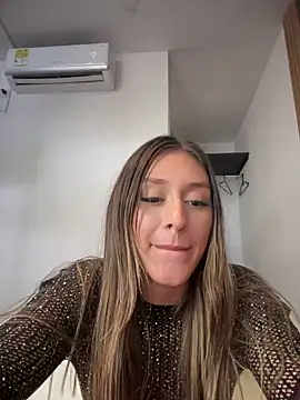 Snapshot of Rose-euphoria chatting on December 2024 07:42:02 PM Rose-euphoria online show from December 2024 07:42:02 PM