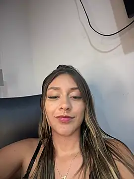Snapshot of Rose-euphoria chatting on January 2025 05:35:02 AM Rose-euphoria online show from January 2025 05:35:02 AM