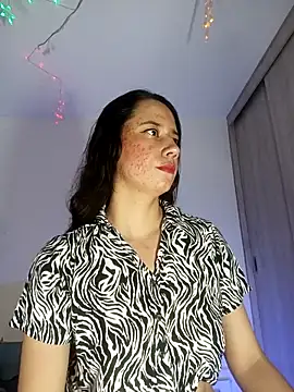 lovely kitt online show from December 2025 01:02:01 AM