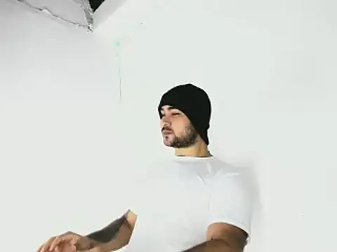 Sebas-hott online show from October 2025 10:42:01 PM