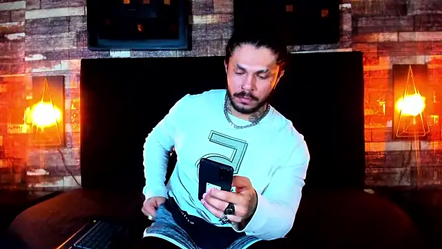 Snapshot of Van_Velckan chatting on December 2024 04:56:01 AM Van Velckan online show from December 2024 04:56:01 AM