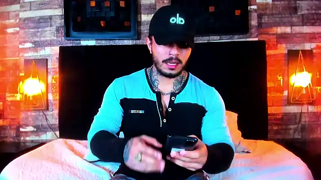 Snapshot of Van_Velckan chatting on December 2024 05:17:02 AM Van Velckan online show from December 2024 05:17:02 AM