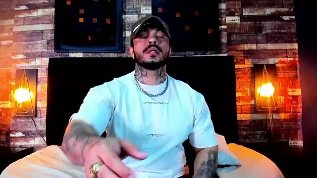 Snapshot of Van_Velckan chatting on December 2024 04:15:02 AM Van Velckan online show from December 2024 04:15:02 AM