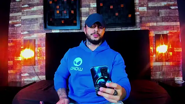 Snapshot of Van_Velckan chatting on February 2025 03:29:02 AM Van Velckan online show from February 2025 03:29:02 AM