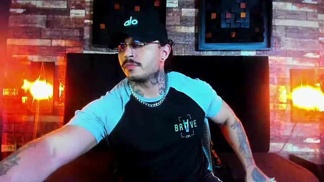 Snapshot of Van_Velckan chatting on February 2025 04:41:02 AM Van Velckan online show from February 2025 04:41:02 AM