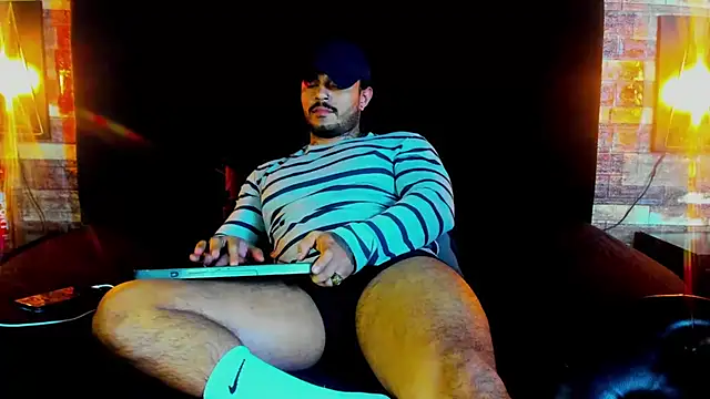 Snapshot of Van_Velckan chatting on March 2025 07:15:01 AM Van Velckan online show from March 2025 07:15:01 AM