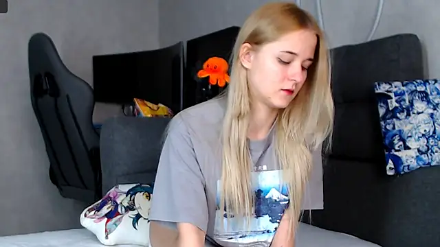 Snapshot of CassidyKiss chatting on October 2025 11:57:02 AM CassidyKiss online show from October 2025 11:57:02 AM