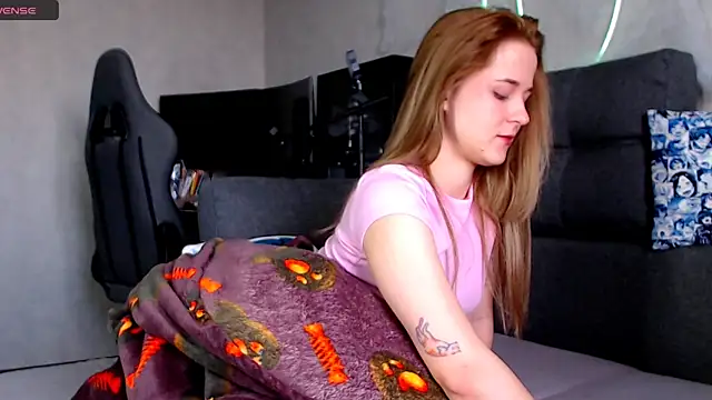 Snapshot of CassidyKiss chatting on October 2025 10:27:01 AM CassidyKiss online show from October 2025 10:27:01 AM