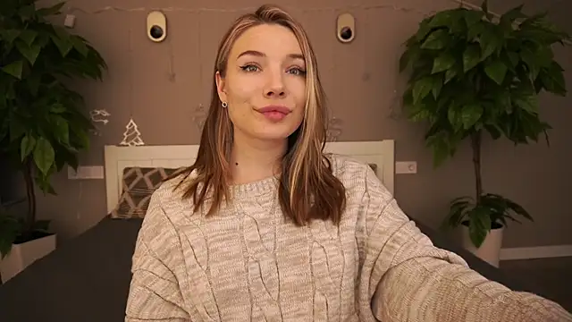 IceDanielles online show from December 2024 01:54:02 PM