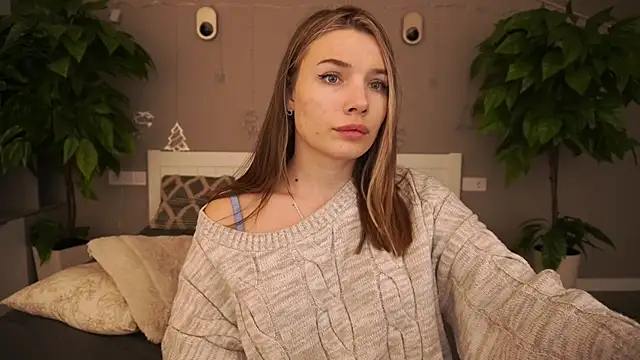 IceDanielles online show from December 2024 06:01:02 PM