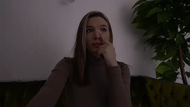 IceDanielles online show from January 2025 02:17:02 PM