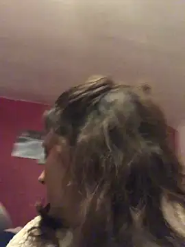 Snapshot of Lwhite1 chatting on December 2024 12:21:02 AM Lwhite1 online show from December 2024 12:21:02 AM