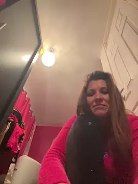 Snapshot of Lwhite1 chatting on January 2025 12:27:02 AM Lwhite1 online show from January 2025 12:27:02 AM