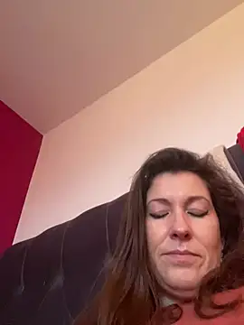 Snapshot of Lwhite1 chatting on February 2025 04:02:01 PM Lwhite1 online show from February 2025 04:02:01 PM