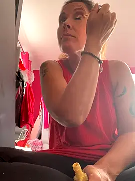 Snapshot of Lwhite1 chatting on September 2025 04:06:02 PM Lwhite1 online show from September 2025 04:06:02 PM