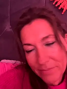 Snapshot of Lwhite1 chatting on September 2025 03:24:01 PM Lwhite1 online show from September 2025 03:24:01 PM