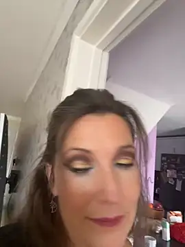 Snapshot of Lwhite1 chatting on October 2025 04:03:02 PM Lwhite1 online show from October 2025 04:03:02 PM