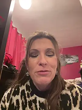 Snapshot of Lwhite1 chatting on October 2025 10:33:02 PM Lwhite1 online show from October 2025 10:33:02 PM