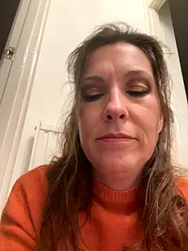 Snapshot of Lwhite1 chatting on November 2025 05:01:02 PM Lwhite1 online show from November 2025 05:01:02 PM