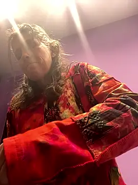 Lwhite1 online show from January 2026 04:31:02 PM