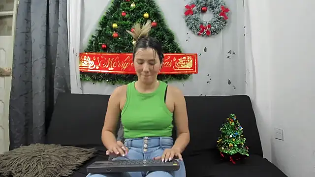 merlinaadams  online show from December 2024 01:31:02 AM