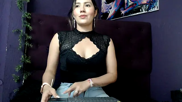 merlinaadams  online show from February 2025 07:36:01 PM