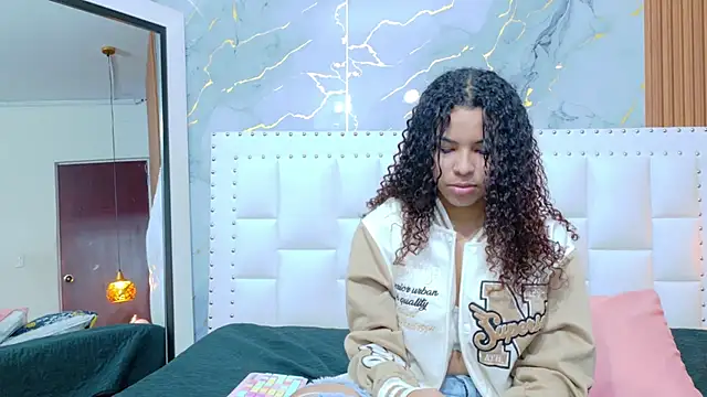 littleebonny online show from October 2025 07:24:01 PM