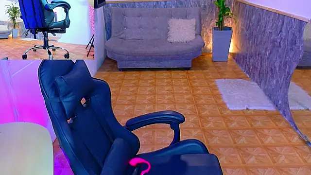 emily jones 1 online show from October 2025 10:55:01 AM