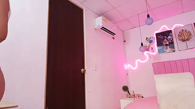 Azul horney online show from March 2025 11:22:02 PM