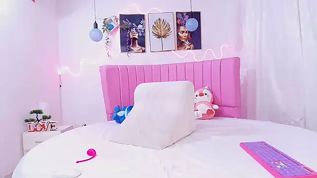 Azul horney online show from October 2025 09:50:02 PM