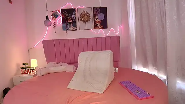 Azul horney online show from February 2026 07:10:01 PM