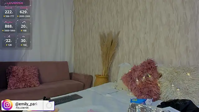 emily parkerr online show from December 2024 08:08:01 PM